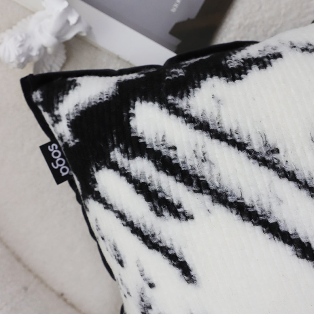 35cm Throw Pillow  Black and White Leopard Thick Premium Polyester Fiber