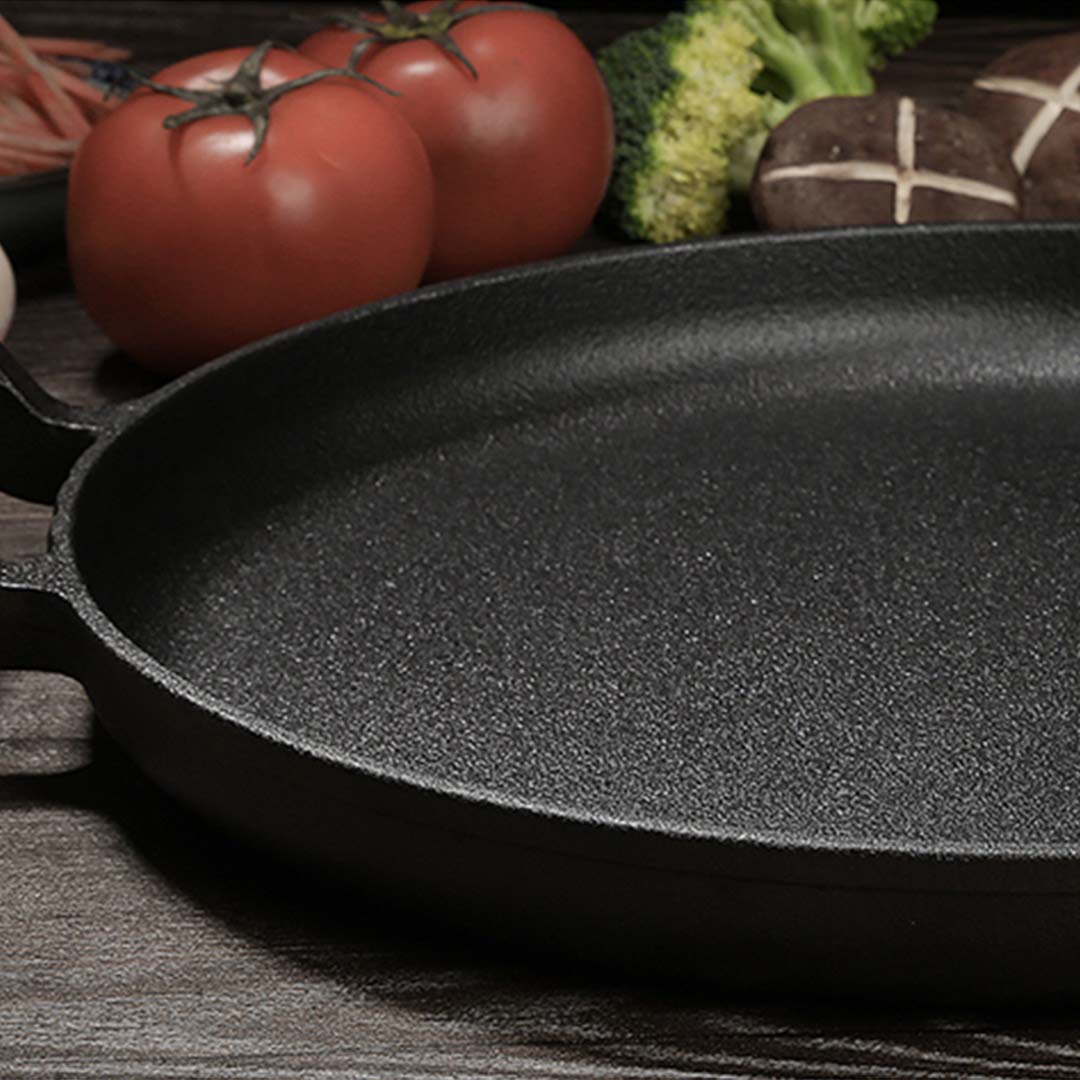 35cm Cast Iron Frying Pan With Wooden Handle