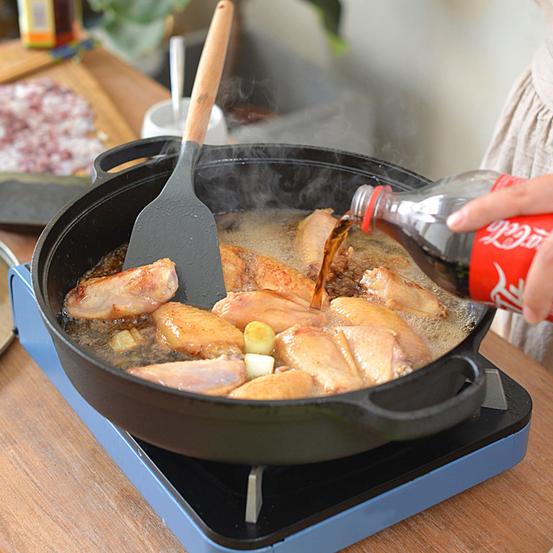 35cm Round Cast Iron Frying Pan with Wooden Lid